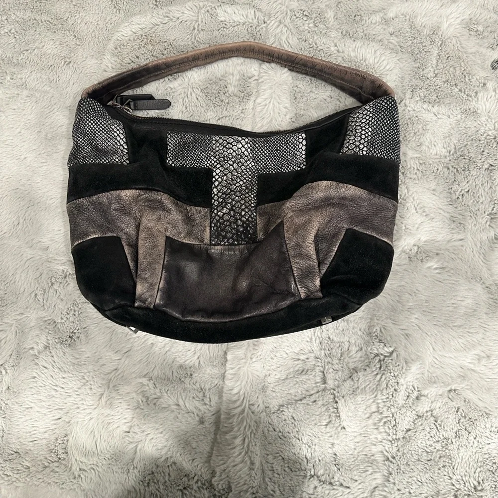 Liebeskind Irvine Hobo Bag Black Gray Leather Alligator Embossed Slouchy Luxe